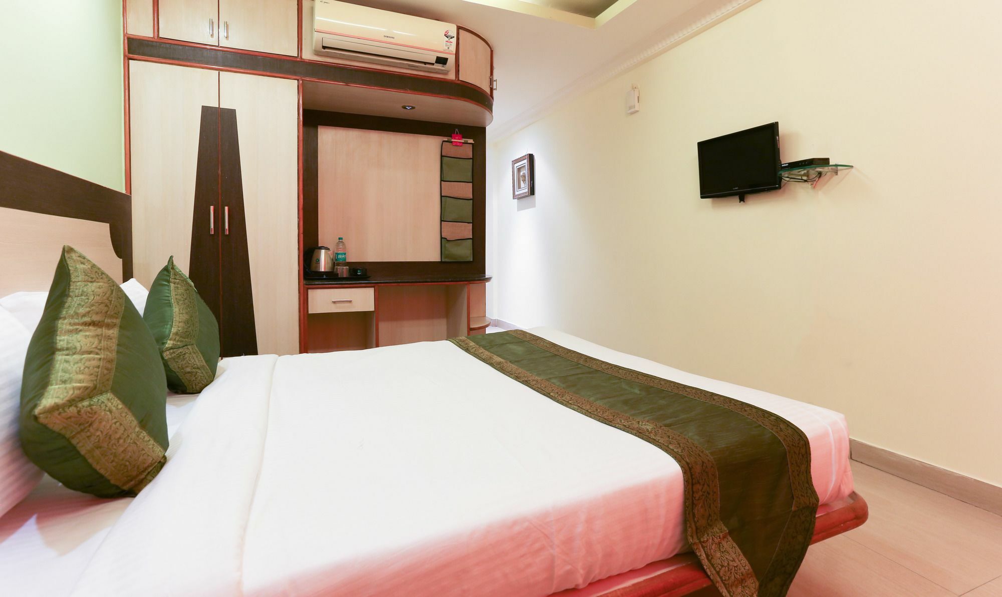 Treebo Trip Grand Regency Hotell Bangalore Eksteriør bilde
