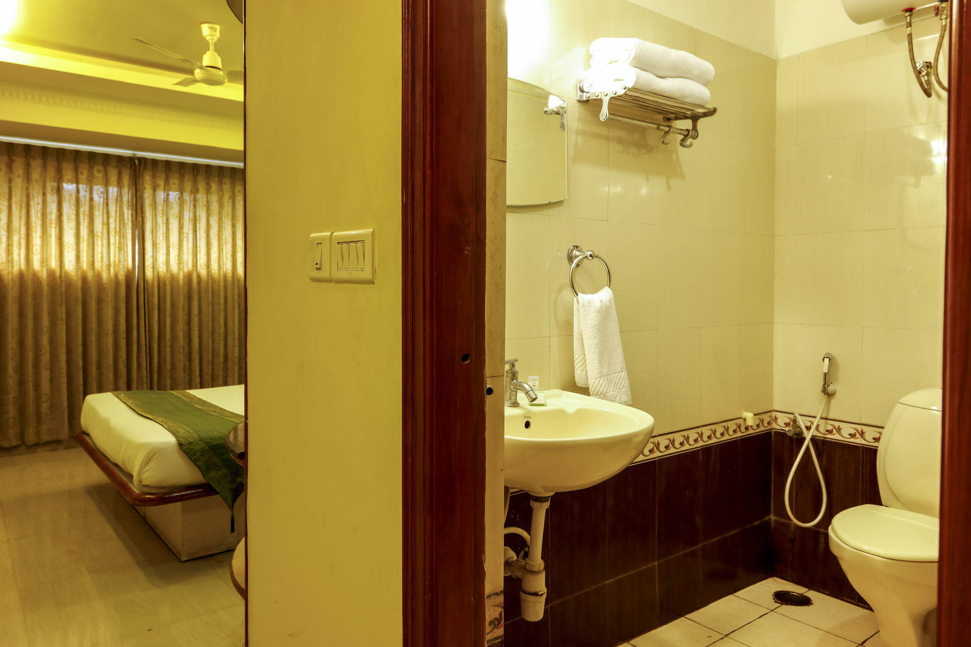 Treebo Trip Grand Regency Hotell Bangalore Eksteriør bilde