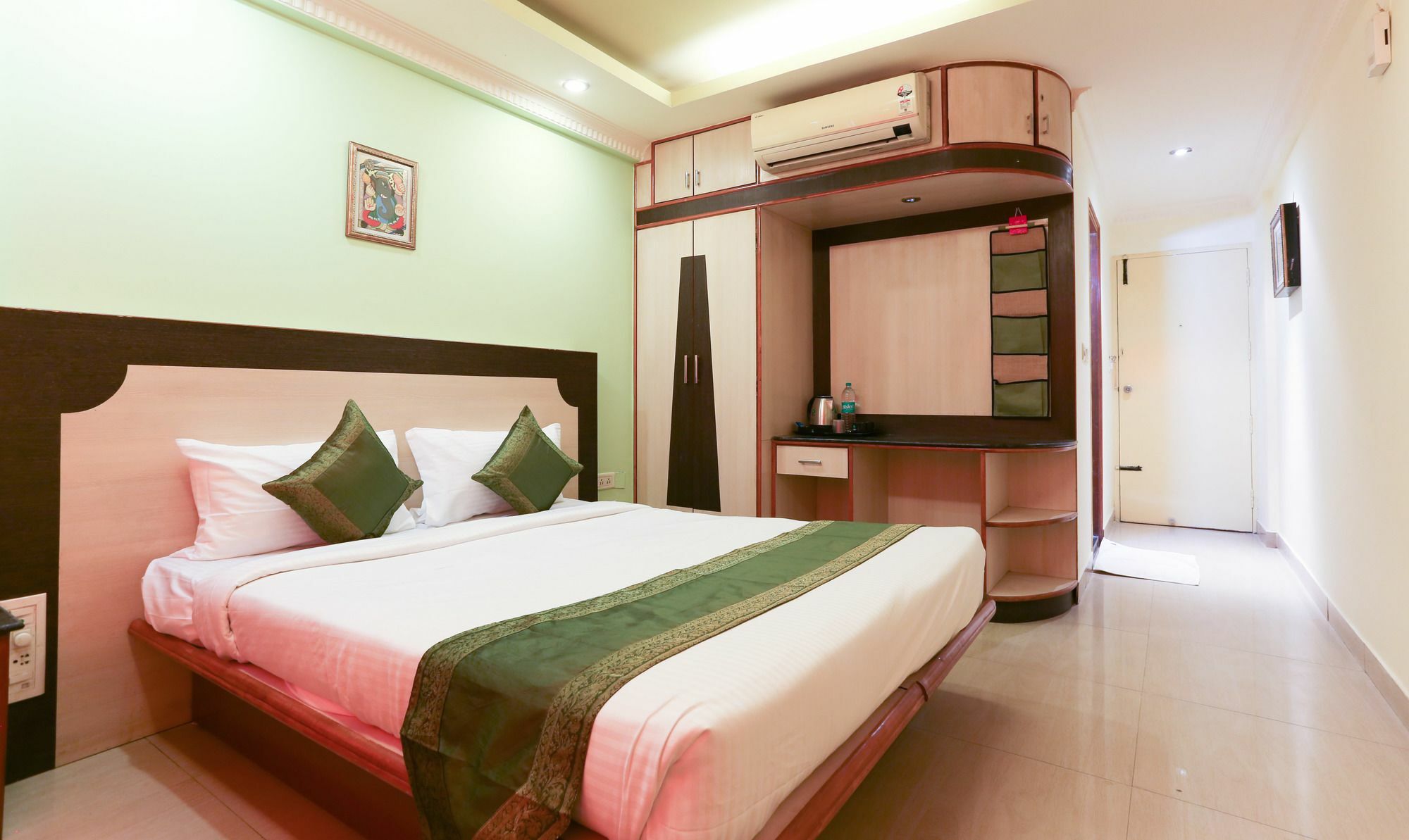 Treebo Trip Grand Regency Hotell Bangalore Eksteriør bilde
