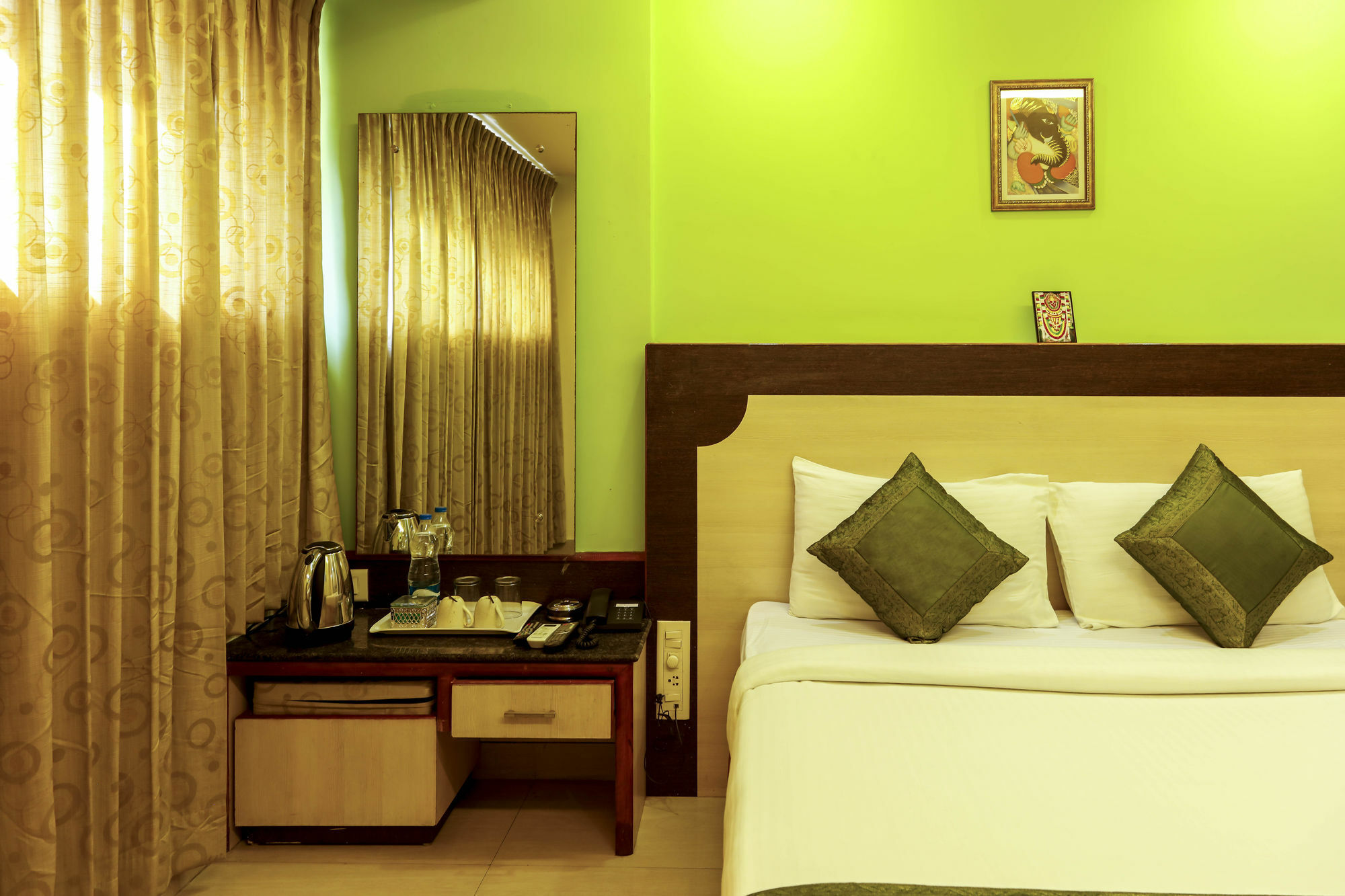 Treebo Trip Grand Regency Hotell Bangalore Eksteriør bilde