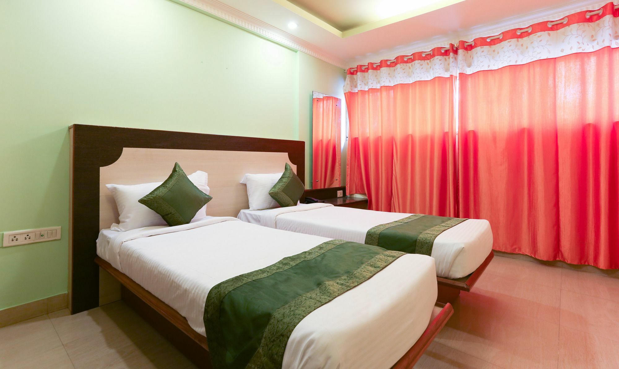 Treebo Trip Grand Regency Hotell Bangalore Eksteriør bilde